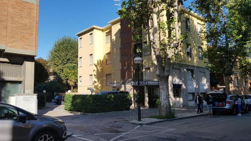 Hotel Ravenna – Ravenna, MI
