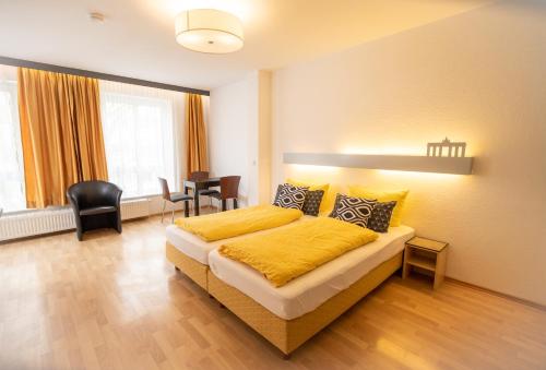 Ford Apartment - image 14