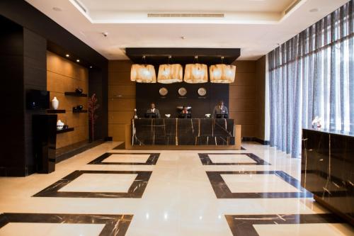 大堂, 金廣場阿賈羅塔娜酒店 (Kin Plaza Arjaan by Rotana) in 金夏沙