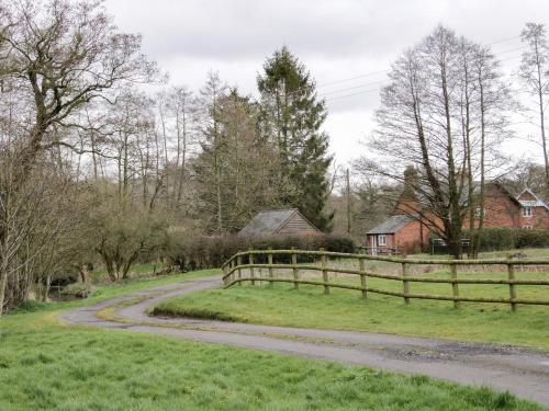 Wolvesacre Mill Cottage - image 5