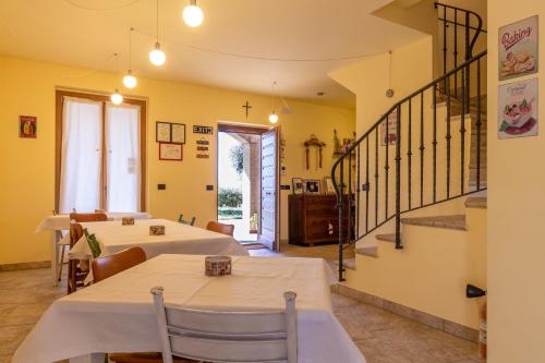 Shared lounge/TV area, La Merlana affittacamere in Morrovalle