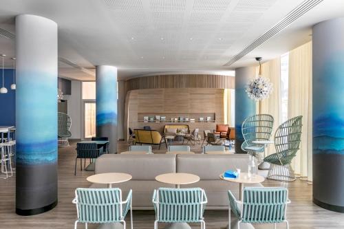Bar/ Salón, OKKO Hotels Toulon Centre in Toulon City Center
