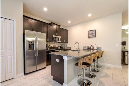 Four-Bedroom Townhome Davenport in Davenport