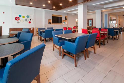 Holiday Inn Express Hotel And Suites Tupelo By IHG - 식음료(F&B)