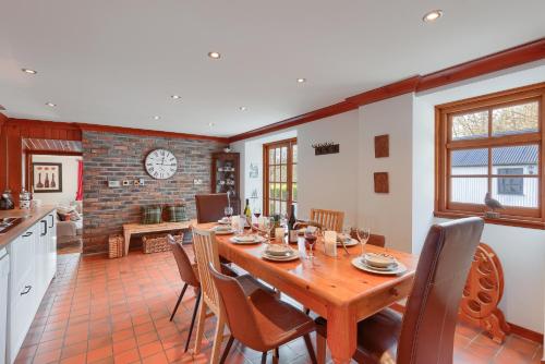 Spacious, characterful property nestled on an estate in beautiful Comrie perfect for large families 