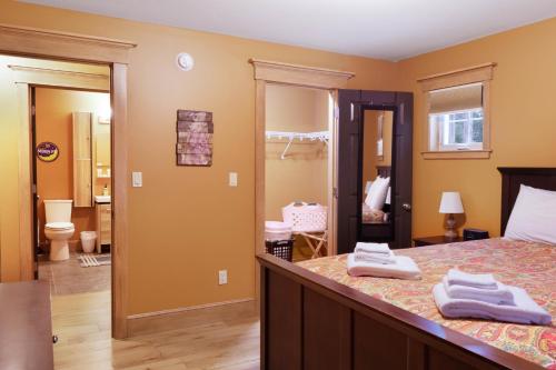 Ridge Circle Retreat - image 4