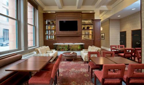 Staybridge Suites Baltimore - Inner Harbor