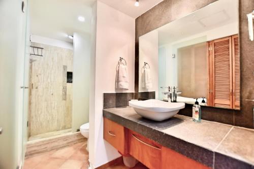 Solymar Condo Beach Resort by Casago
