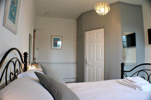 Gainsboro - main image