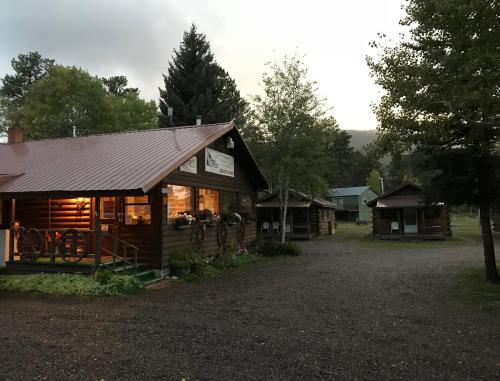 Grandview Cabins & RV Resort South Fork