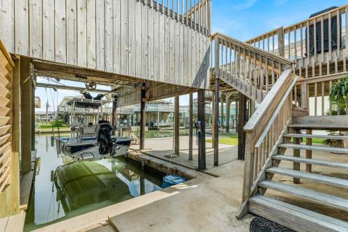 Playing Hooky on the Bay - Water Views - Waterfront - Sunsets - Fishing - Fun! - image 4