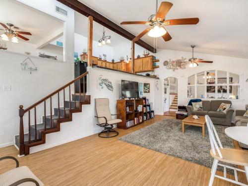 Blue Dolphin in Treasure Island- Stunning Gulf Views! - main image