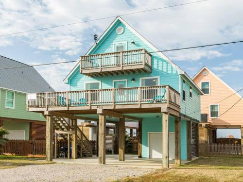 Take It Easy in Surfside - Gulf and Bay Views, Cute Beach House!