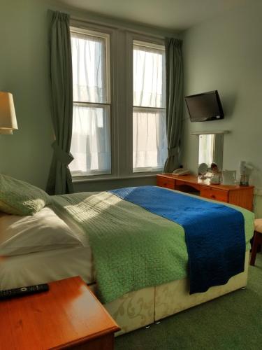 River Hotel - image 7
