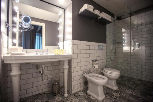 249554076 Hotel Indigo Milan - Corso Monforte by IHG