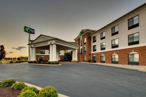 . Holiday Inn Express Hotel & Suites Morris by IHG