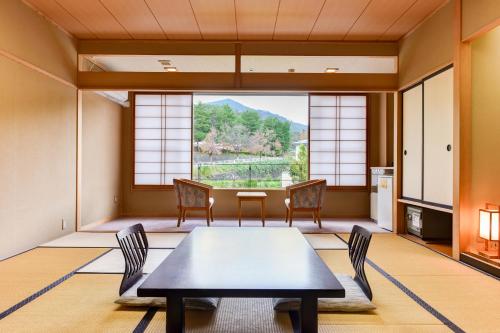 Japanese-Style Deluxe Room