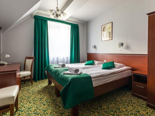 2 twin beds