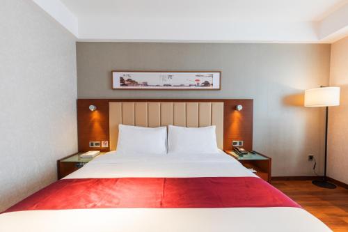 Yitel (Weifang Shengli East Street Central Life City)