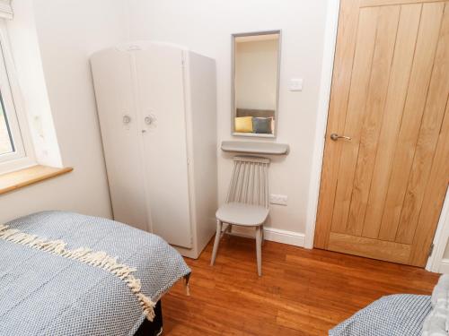 Folly Lodge - image 12