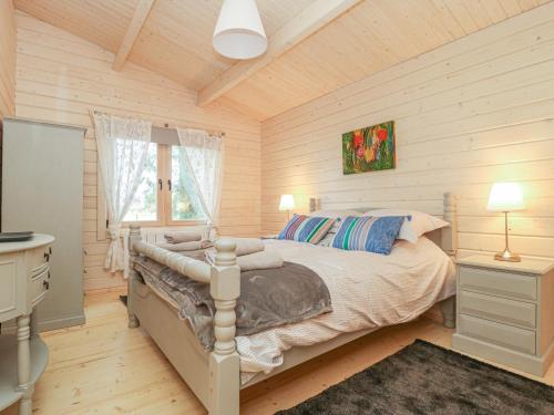 Gardener's Lodge - image 3