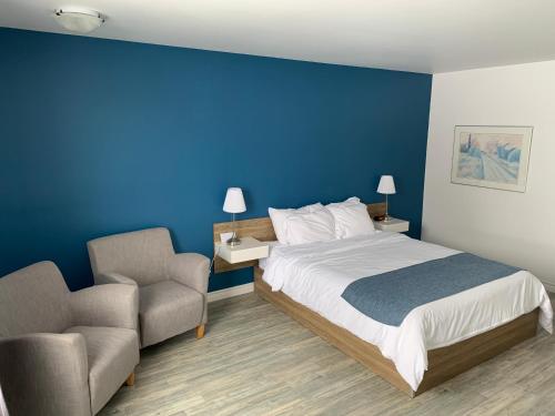 Motel Le Rond Point - Accommodation - Metabetchouan