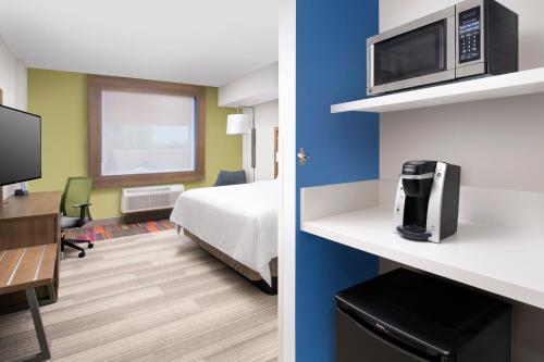 Holiday Inn Express Jacksonville Beach, an IHG Hotel