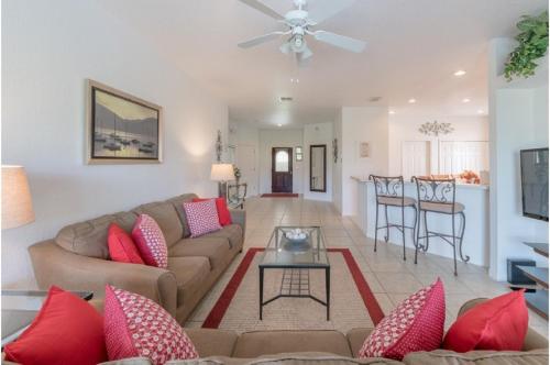Three-Bedroom Pool Home Davenport in Davenport