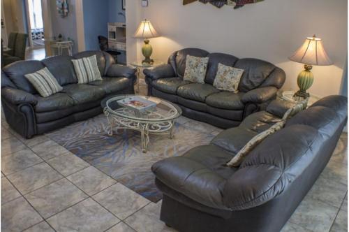 Three-Bedroom Pool Home Davenport in Davenport