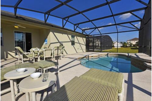 Three-Bedroom Pool Home Davenport in Davenport, USA