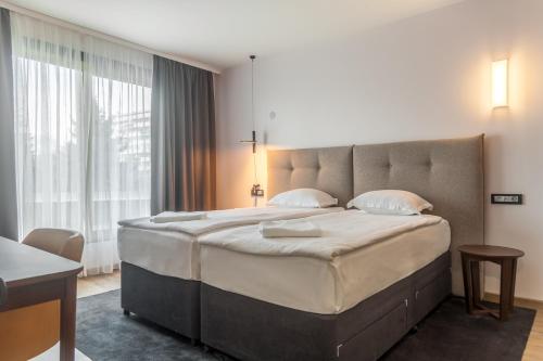 249603048 Amiral Hotel