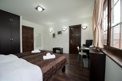 1 queen bed