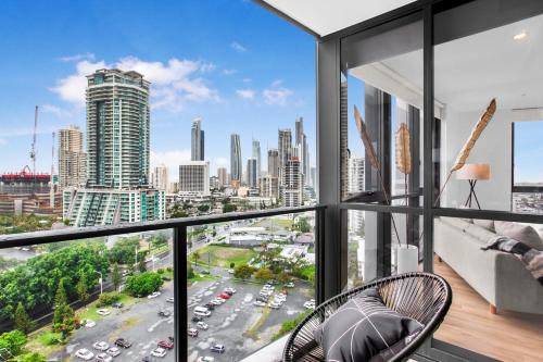 Roomy Apartment with Balcony, Parking, Ocean Views