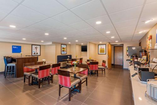 Holiday Inn Express Lincoln - 레스토랑
