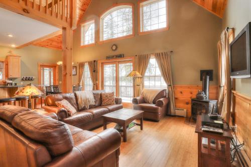 Beautiful 4 bedroom 3 bath home on Haley Pond by Morton & Furbish - image 2