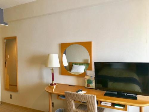 Okazaki New Grand Hotel Ideally located in the prime touristic area of Okazaki, Okazaki New Grand Hotel promises a relaxing and wonderful visit. The hotel has everything you need for a comfortable stay. Take advantage of the