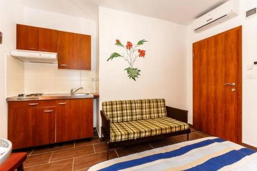 Apartments and rooms with parking space Malinska Krk - 18193 - image 14