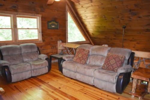 Lazy Creek Retreat - image 3