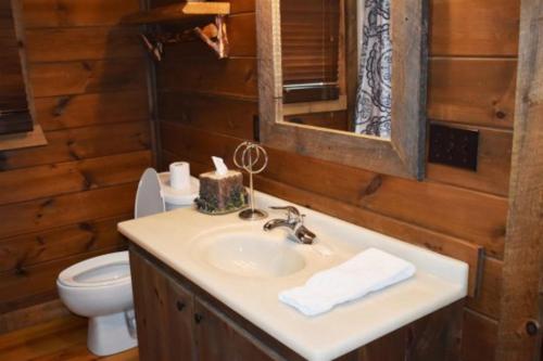 Lazy Creek Retreat - image 7