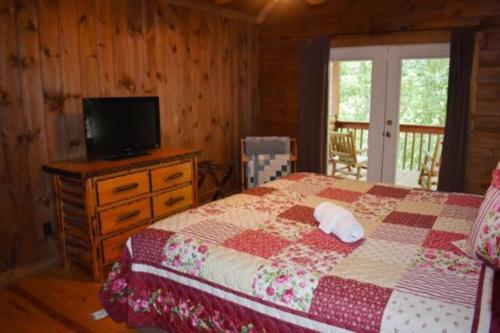Lazy Creek Retreat - image 9