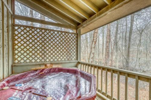 Sugar Creek Cabin - image 2