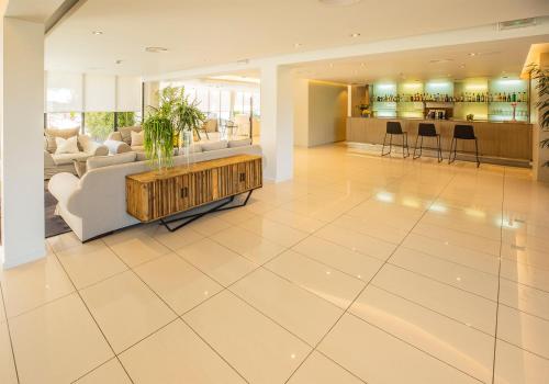 Pub/Lounge, Hotel Eden Park by Brava Hoteles in Riudellots De La Selva
