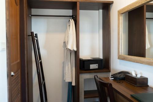 Southern Lanta Resort Room Type - Family Room with Sea View