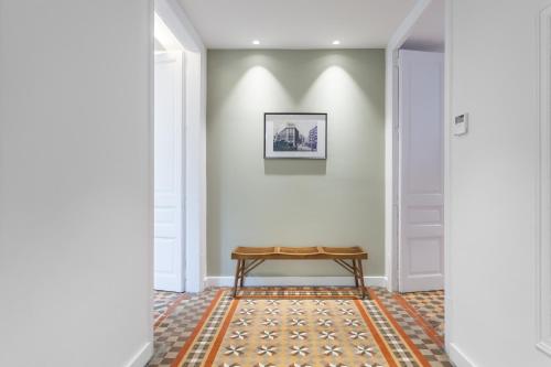 6 dormitorios en Apartamento Modernista en el Corazon de Barcelona - image 2