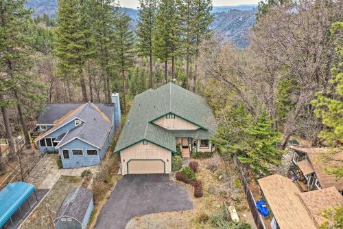 Near Hiking Home with Deck in Twain Harte! in Sonora