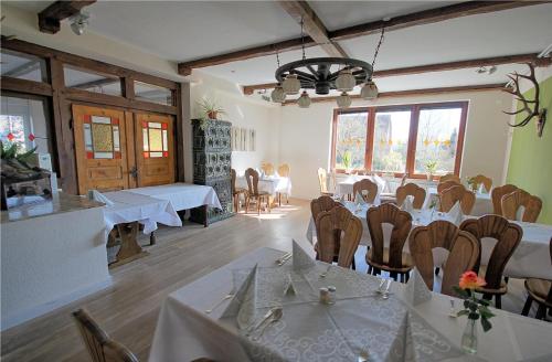 Lechstedter Obstweinschanke Hotel (Bad Salzdetfurth) - Deals, Photos &  Reviews