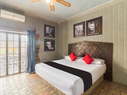 Hotel Olimpia Centro Historico in มอนโคลว่า