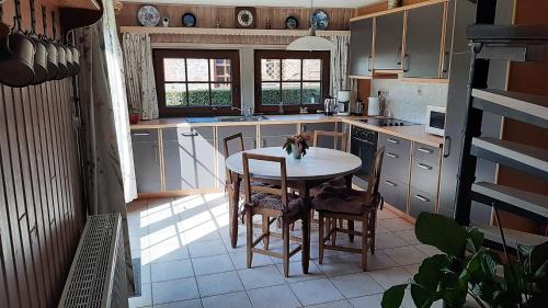 廚房, Gîte l'Amandina - Porcheresse (Gite l'Amandina - Porcheresse) in 達弗爾迪斯