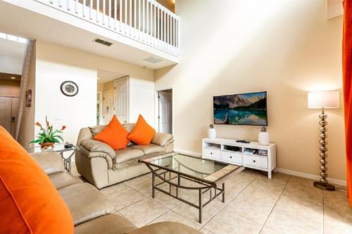 Five-Bedroom Pool Home Kissimmee - image 4