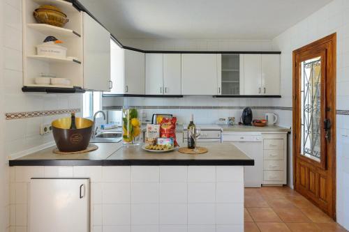  Bonaire, villa up to 8+2 with pool & views in Ibiza Town